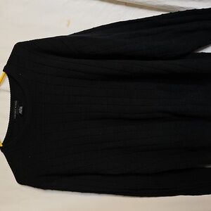 Classic Crewneck Sweater by Geoffrey Beene. Size Large. Black.